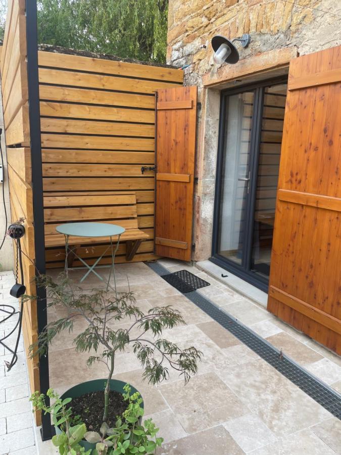 Chambre Tropicale Privee Au Coeur D'Un Village Calme Et Proche Du Vignoble Vinzelles المظهر الخارجي الصورة