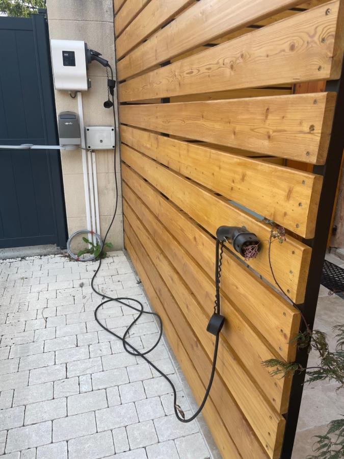 Chambre Tropicale Privee Au Coeur D'Un Village Calme Et Proche Du Vignoble Vinzelles المظهر الخارجي الصورة